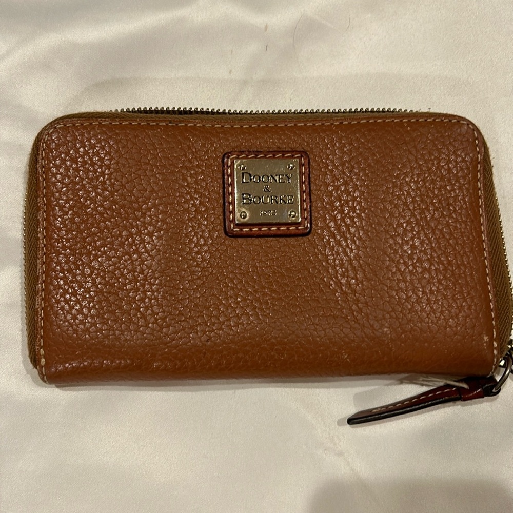 Dooney & Bourke wallet